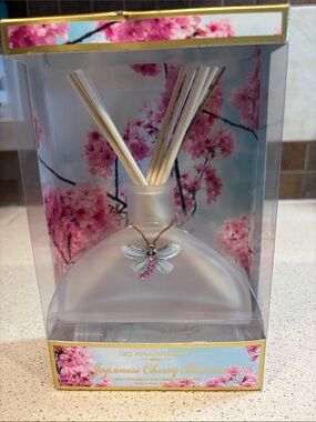 Japanese Cherry Blossom High Fragrance Reed Diffuser with Dragonfly